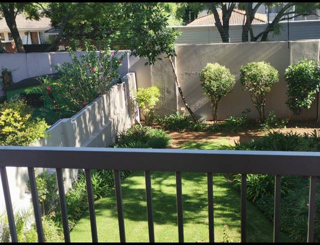 1 BEDROOM APARTMENT TO LET IN OAKLANDS